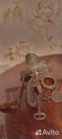 Мясорубка чугунная Касли винтаж детали вываренные