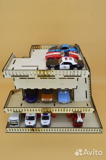 Гараж деревянная парковка для машинок