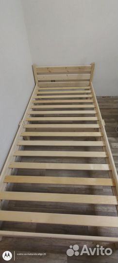 Кровать с матрасом 140 200