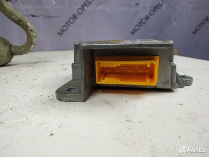 Блок управления аирбаг Opel Vectra B седан X18XE