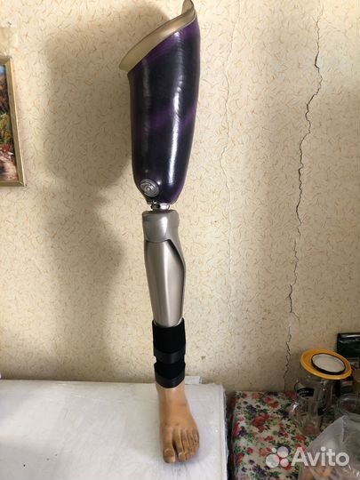 Протез левой ноги