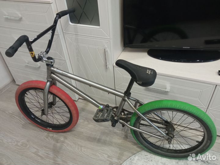 Трюковой велосипед BMX