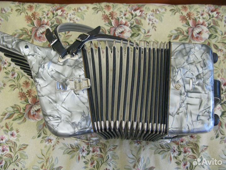 Аккордеон Weltmeister 3/4 34/80 111 гдр