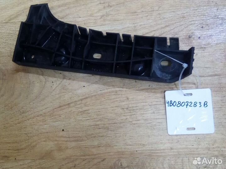 Крепление переднего бампера Audi A6 C6 4B0807283B