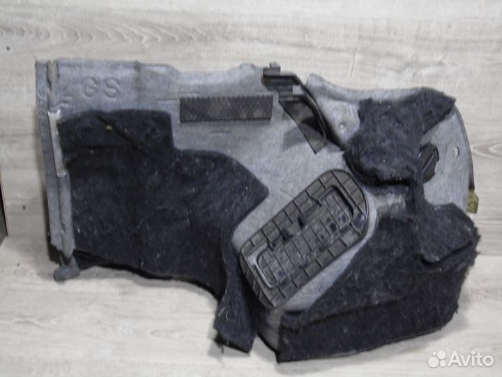 Обшивка багажника левая Лексус GS