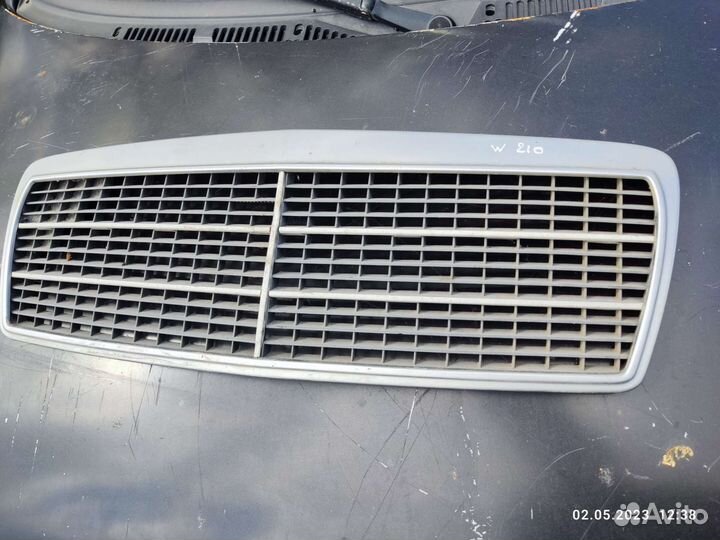 Решетка радиатора Mercedes w210