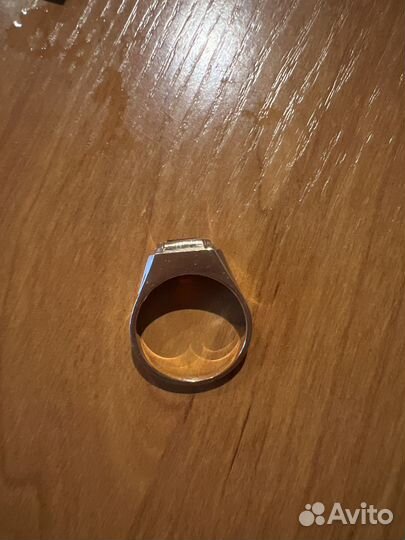 Перстень мужской с гранатом