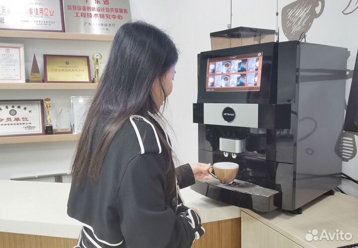 Кофейный автомат для зернового кофе
