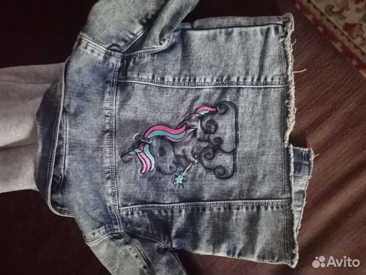 Джинсовая куртка для девочки