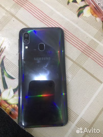 Телефон Samsung a40