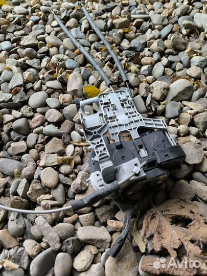 Hyundai sonata 2013 замок двери передний правый