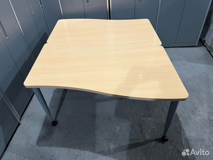 Стол на колёсиках Steelcase