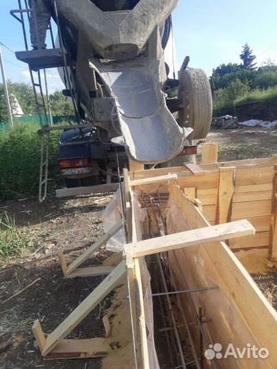 Бригада строителей