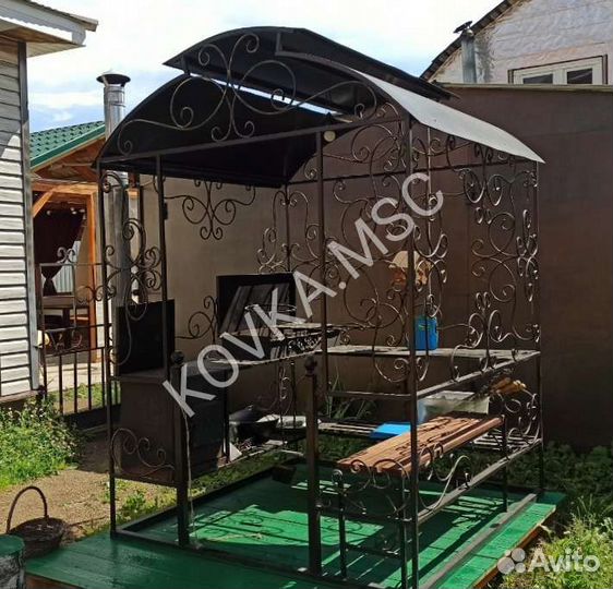 Мангал с крышей