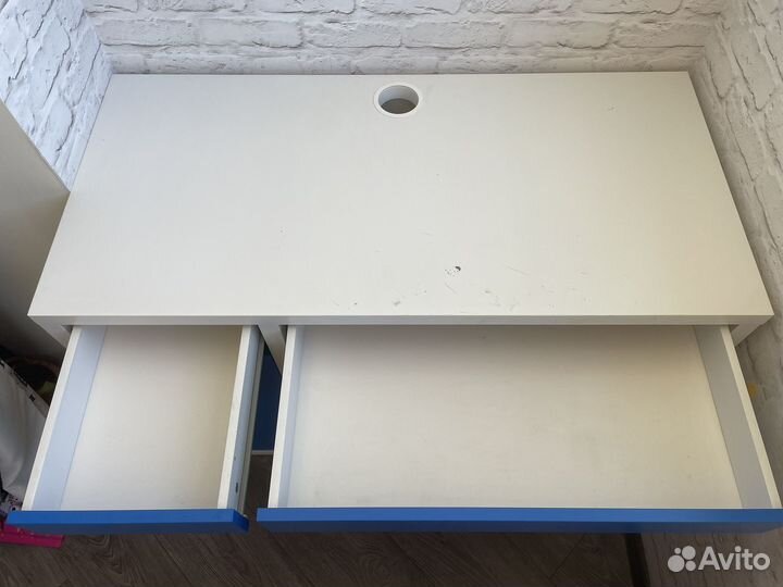 Письменный стол IKEA mikke