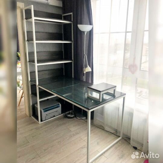 Компьютерный стол со стеллажом