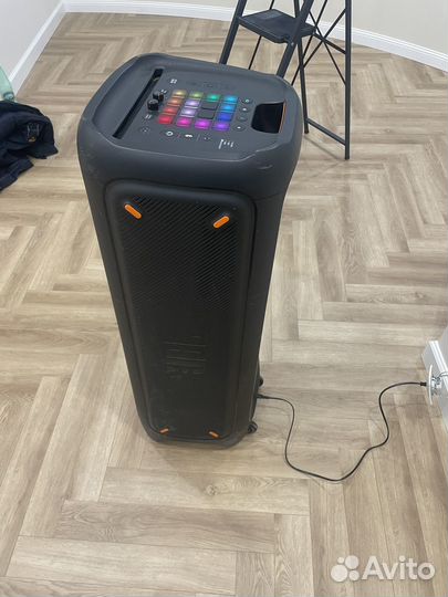 Музыкальная колонка jbl partybox 1000