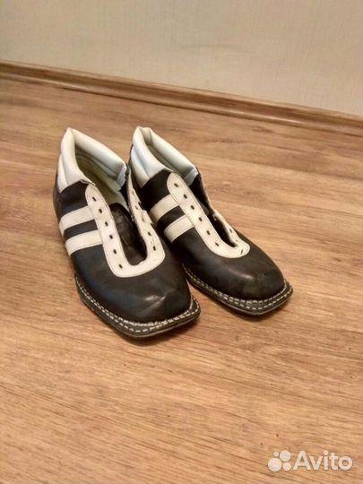 Кожаные лыжные ботинки