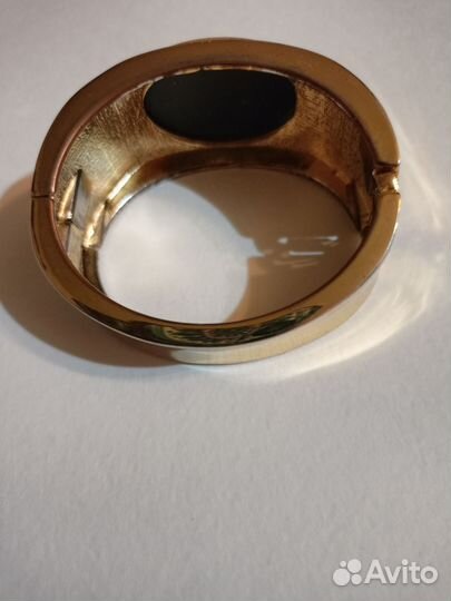 Браслет золотистый с коричневым камнем