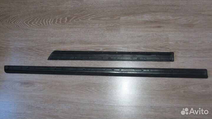 Накладка правой двери нижняя Volkswagen Passat b6