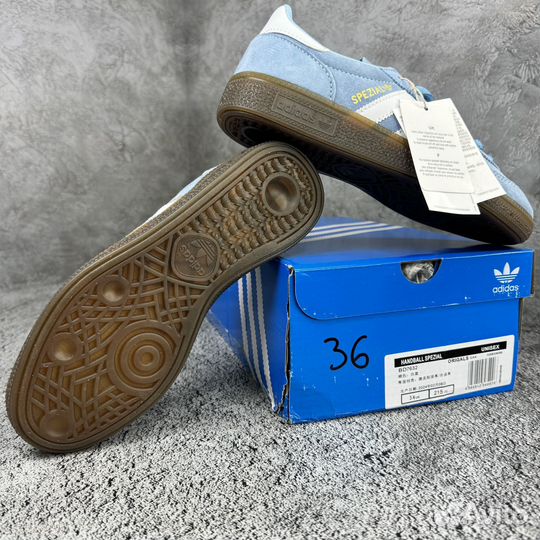 Кроссовки adidas spezial голубые