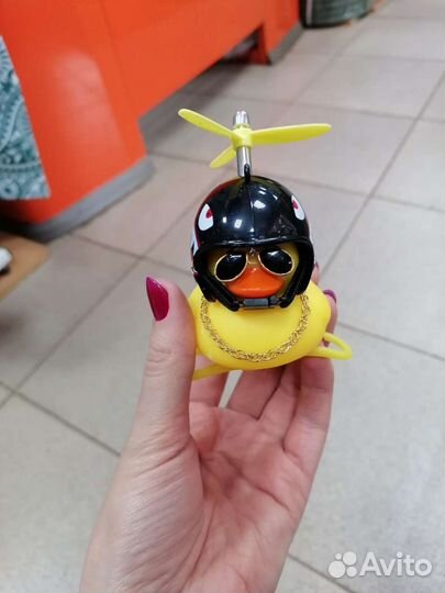 Игрушка на панель утка