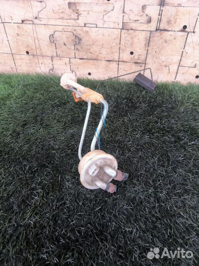 Датчик уровня топлива Volkswagen Passat B3