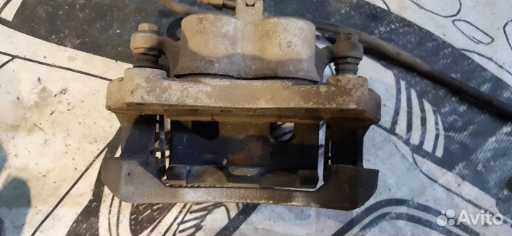 Суппорт передний левый infiniti qx60