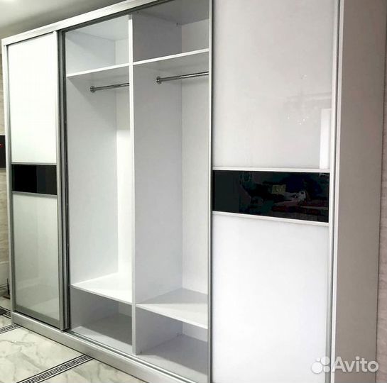 Черный шкаф