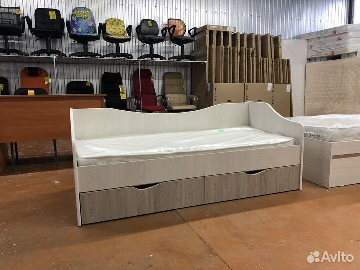 Детская кровать с матрасом новая