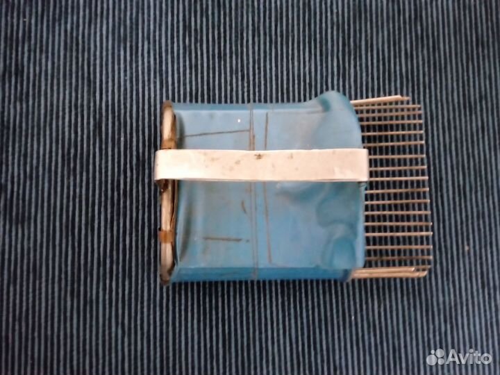 Комбайн для сбора ягод. СССР