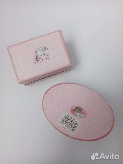 Подарочная коробка с крышкой в пастельных тонах