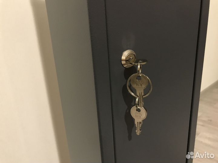 Сейф металлический