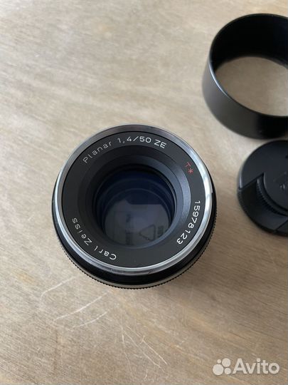 Объектив Carl Zeiss Planar 50mm f1.4 ZE Canon