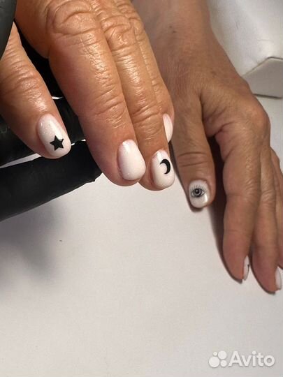Маникюр с покрытием гель-лаком