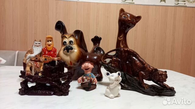 Статуэтки и копилки