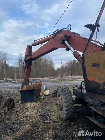 Экскаватор на запчасти