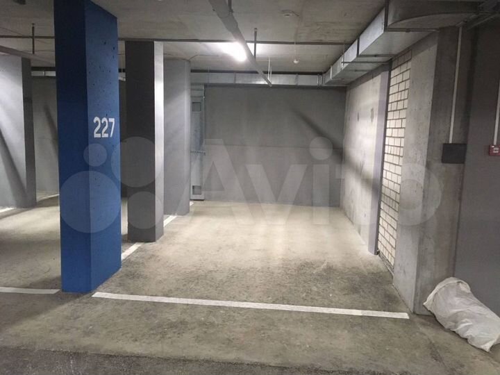 Машиноместо, 18 м²
