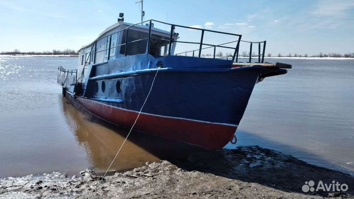 Катер килевой, с двигателем мтз 80