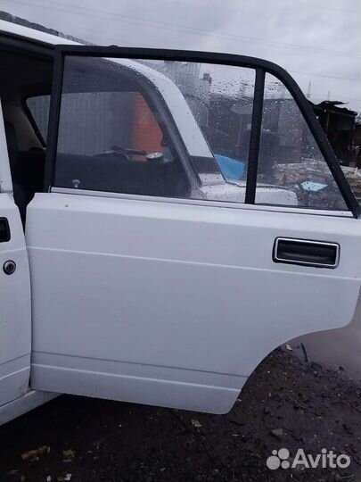 Дверь на ваз задний 2105
