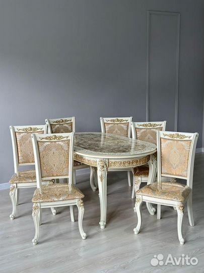 Стол и стулья