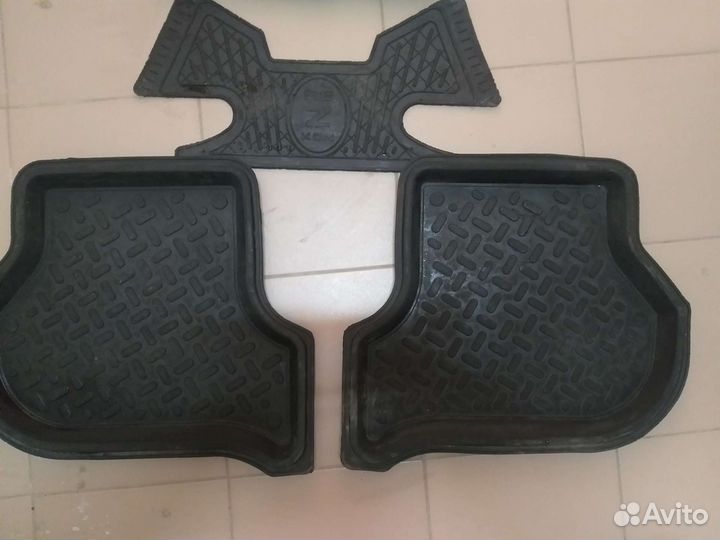 Автомобильные коврики резиновые