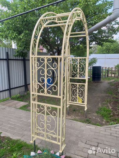 Арка садовая кованая