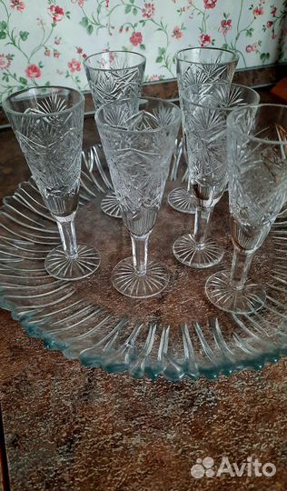 Хрустальные рюмки и бокалы