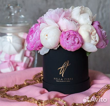 Пионы в коробке