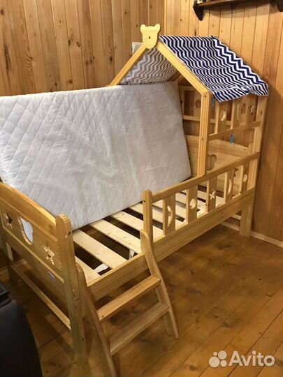 Детская кровать домик с матрасом
