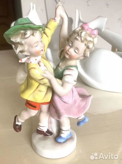 Статуэтка фарфор
