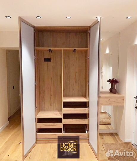 Шкаф с зеркалом