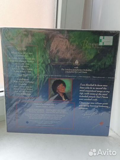 LP Shirley Bassey