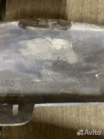 Накладка правая переднего бампера Citroen С4